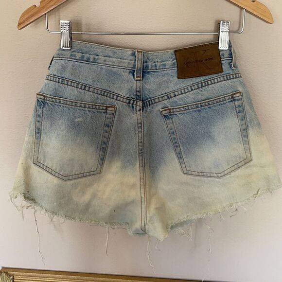 Calvin Klein Denim Shorts Size 8 - Picture 3 of 4